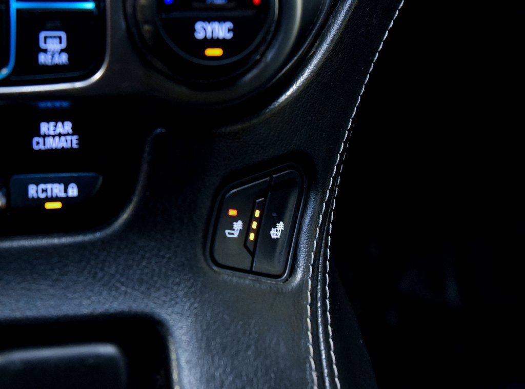 Used 2019 Chevrolet Suburban LT image 23