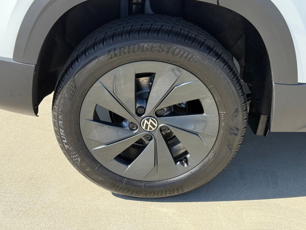 New 2026 Volkswagen Taos S image 8