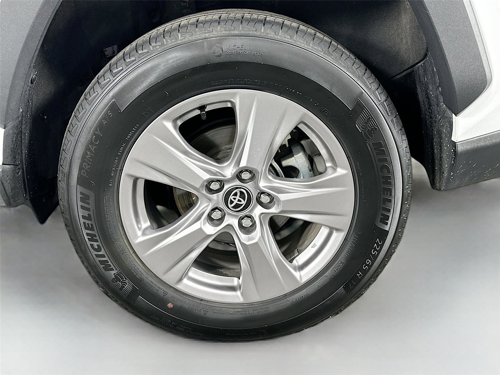 Certified 2025 Toyota RAV4 XLE AWD/4WD image 28