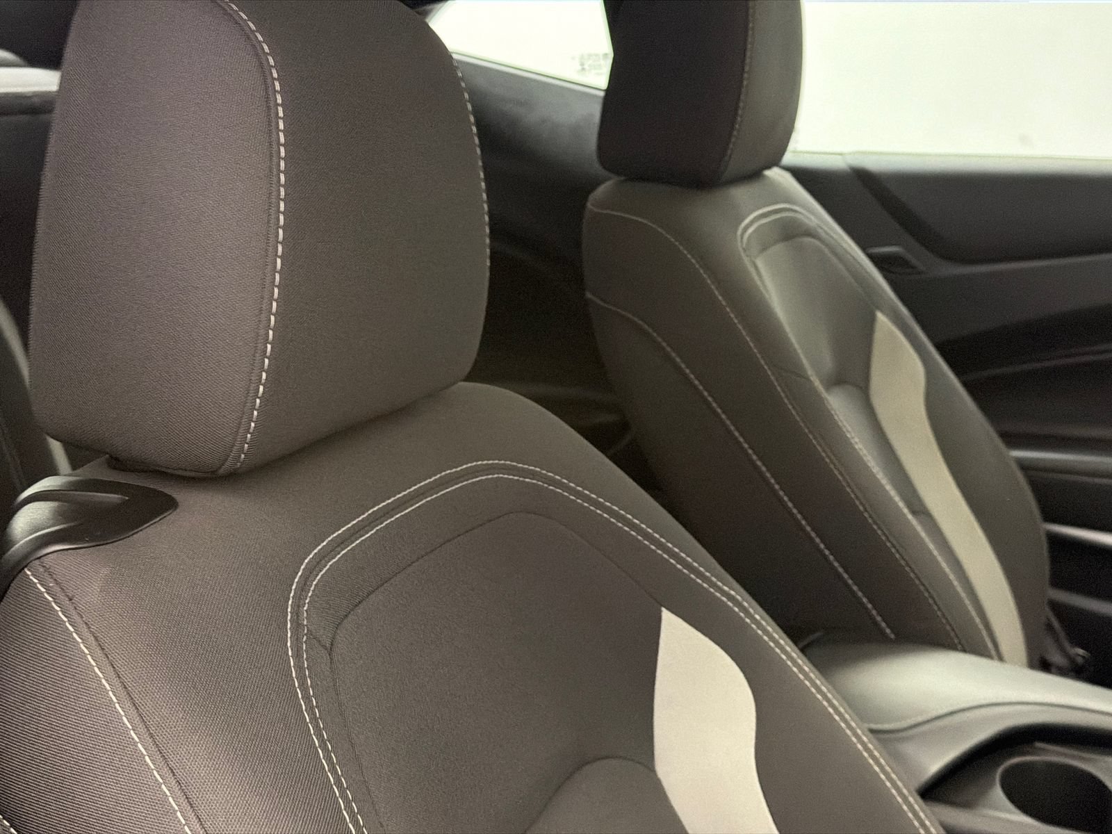 Used 2017 Chevrolet Camaro LT RWD image 10
