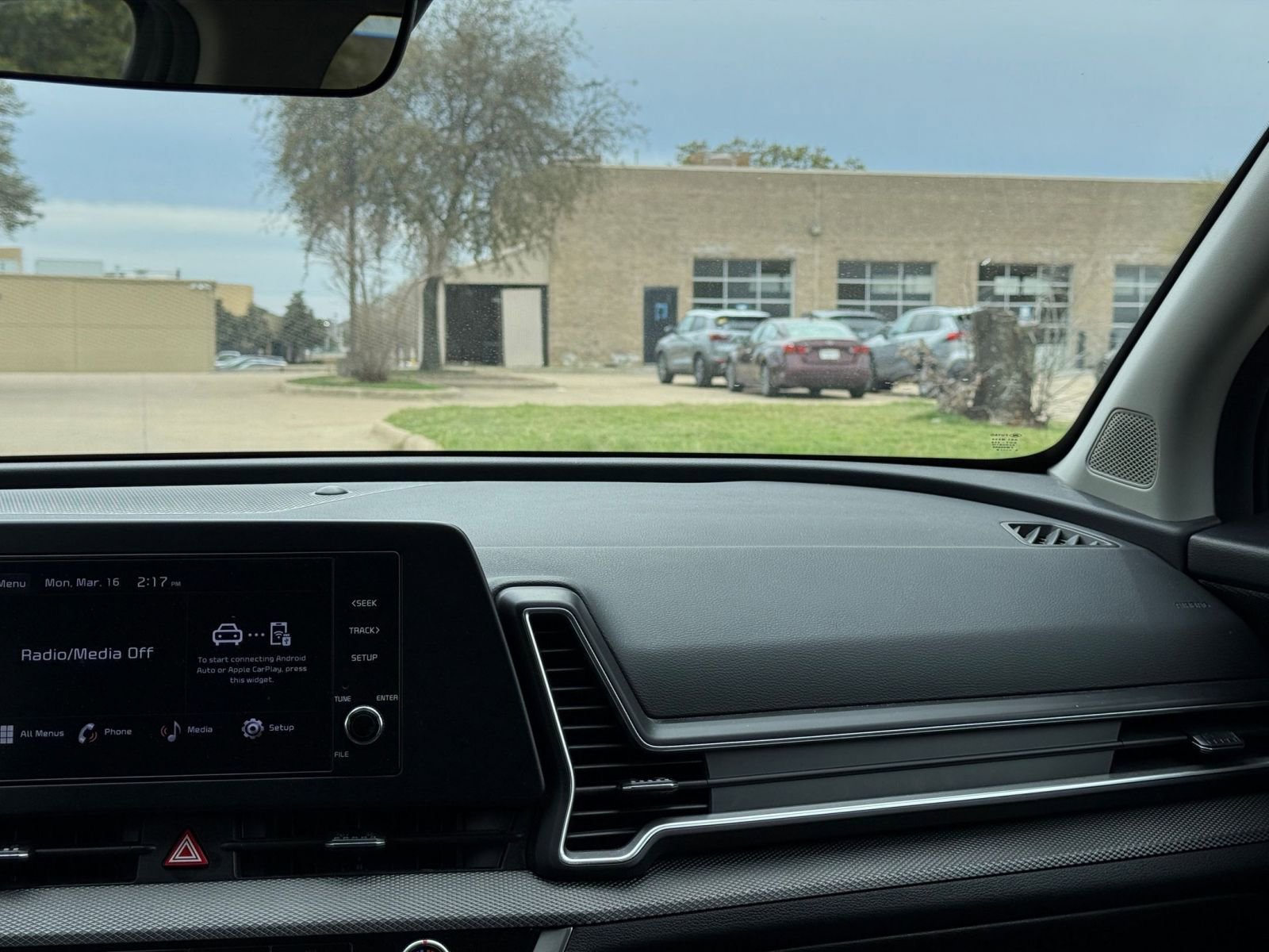 Used 2025 Kia Sportage LX image 35