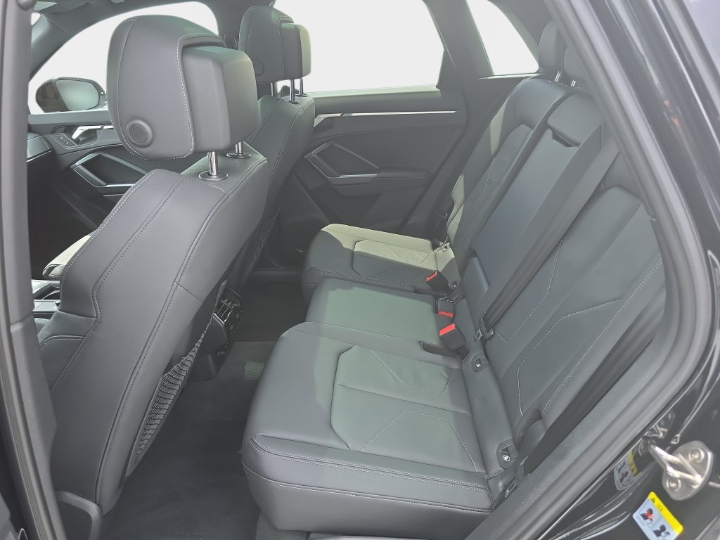 Certified 2025 Audi Q3 2.0T Premium w/ Convenience Package AWD/4WD image 24