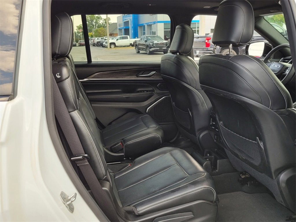 Used 2023 Jeep Grand Cherokee L Overland image 14