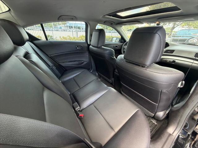 Used 2017 Acura ILX w/ AcuraWatch Plus Package FWD image 15