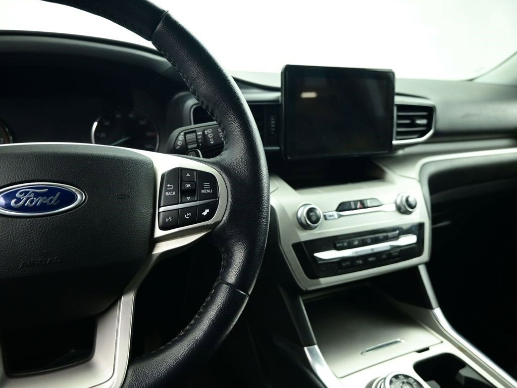 Used 2020 Ford Explorer XLT w/ Equipment Group 202A image 19