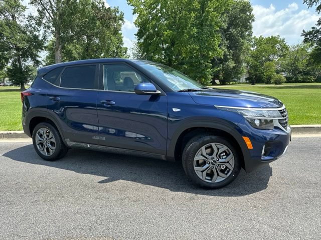 New 2026 Kia Seltos LX AWD/4WD image 2
