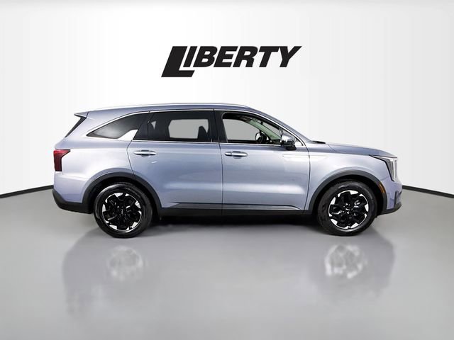 Used 2024 Kia Sorento S image 8