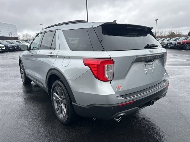Used 2023 Ford Explorer XLT w/ Equipment Group 202A image 4