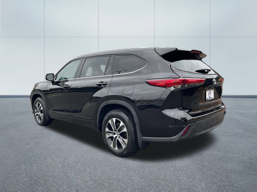 Used 2020 Toyota Highlander XLE image 7