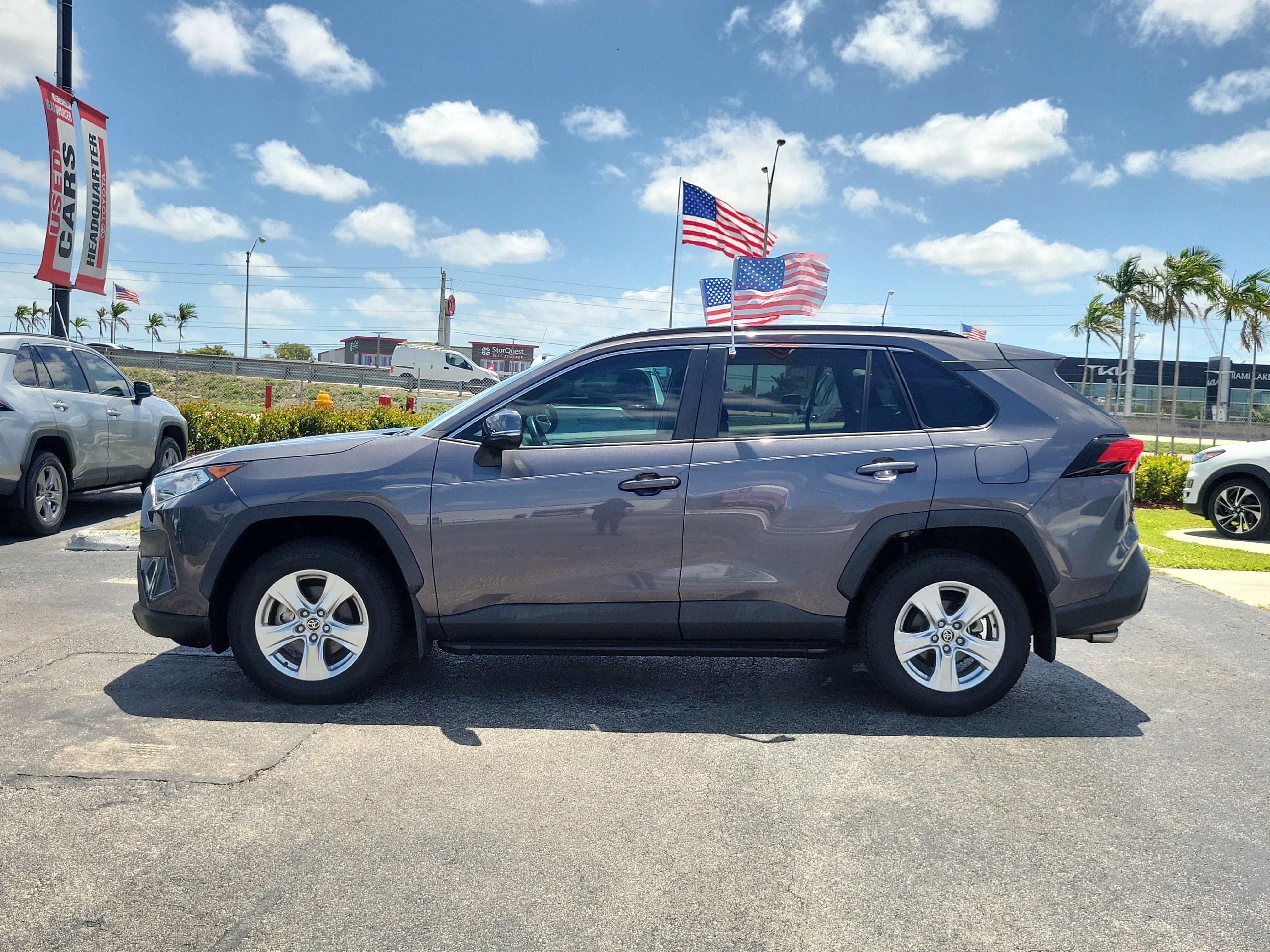 Used 2021 Toyota RAV4 XLE w/ Convenience Package FWD image 7