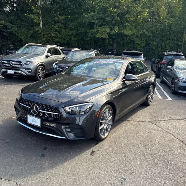 Used 2023 Mercedes-Benz E 450 4MATIC Sedan image 2