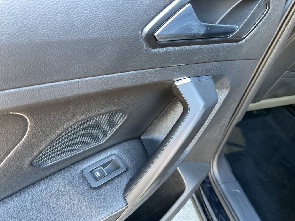 Used 2022 Volkswagen Tiguan SE R-Line image 44