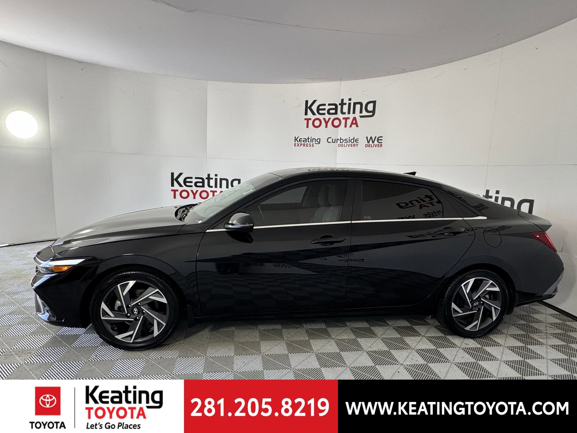 Used 2025 Hyundai Elantra Limited image 8