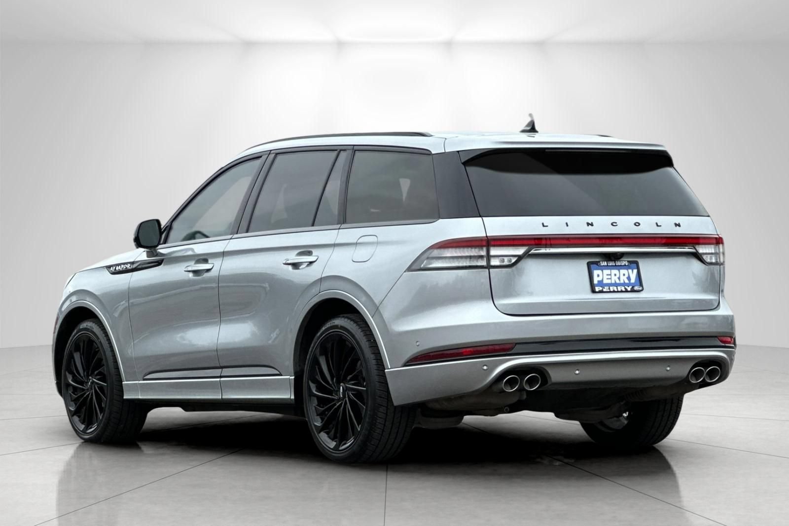 Used 2023 Lincoln Aviator Reserve w/ Equipment Group 201A AWD/4WD image 5