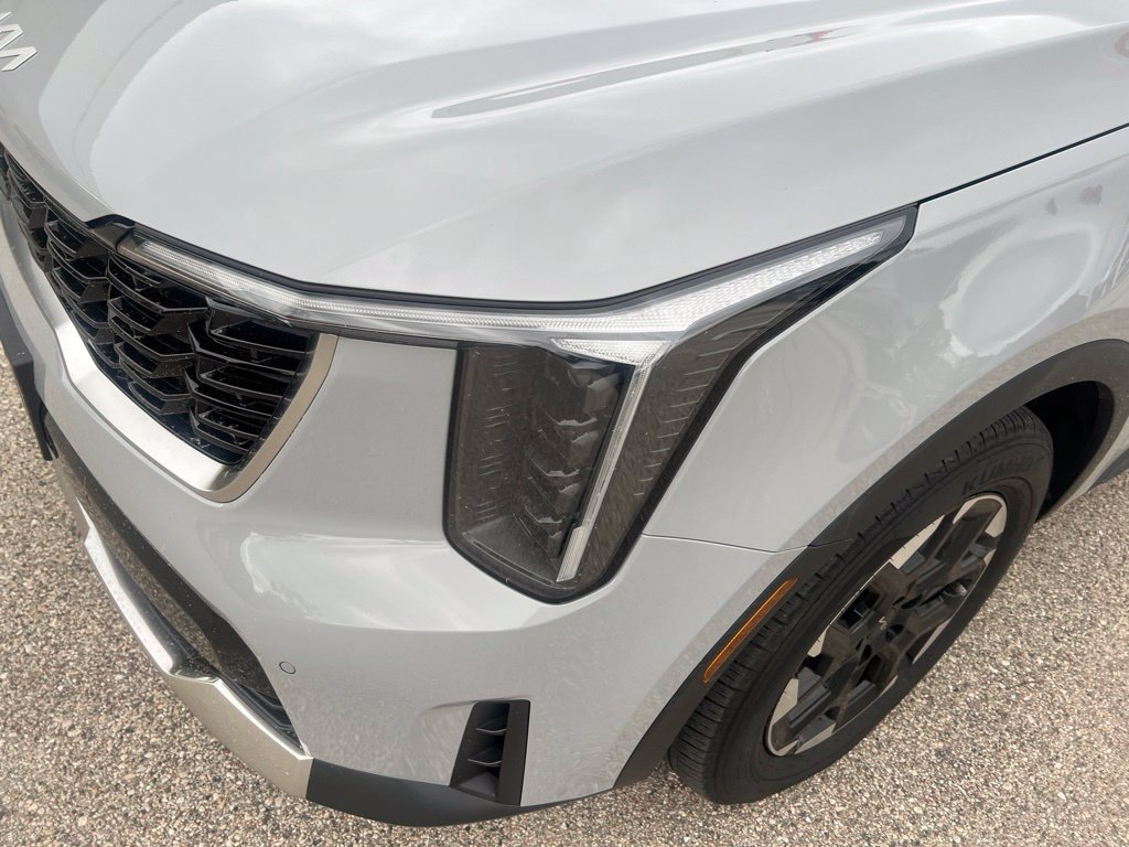 Certified 2024 Kia Sorento S FWD image 27