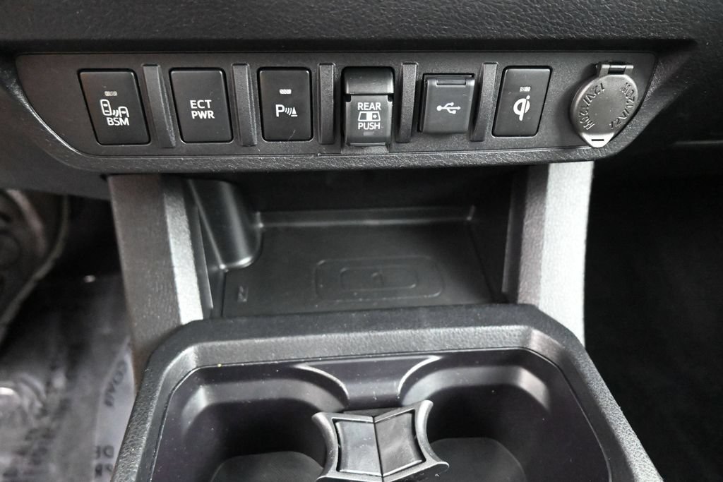 Used 2022 Toyota Tacoma TRD Sport w/ Technology Package AWD/4WD image 14