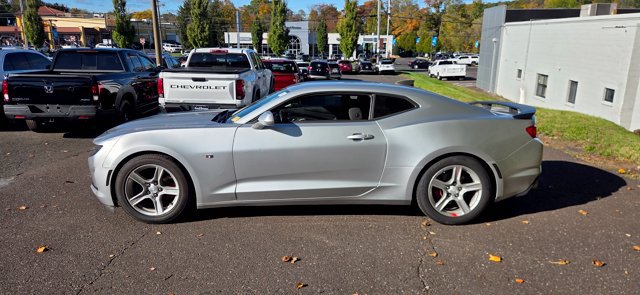 Used 2019 Chevrolet Camaro LT RWD image 5