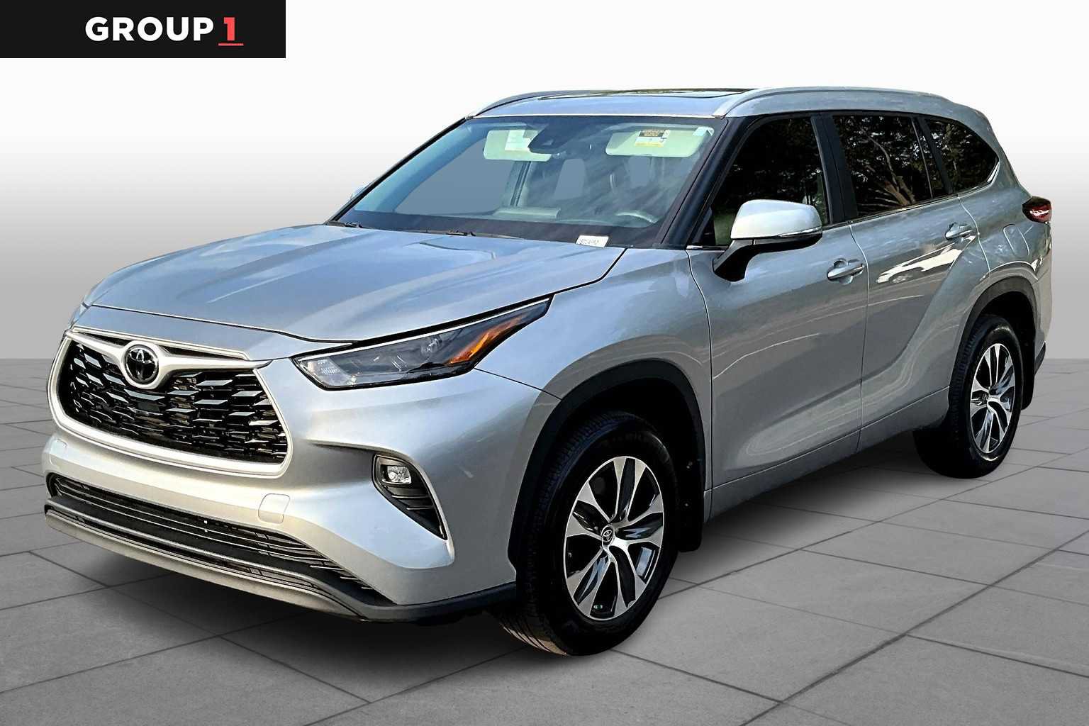 Used 2023 Toyota Highlander XLE AWD/4WD image 1