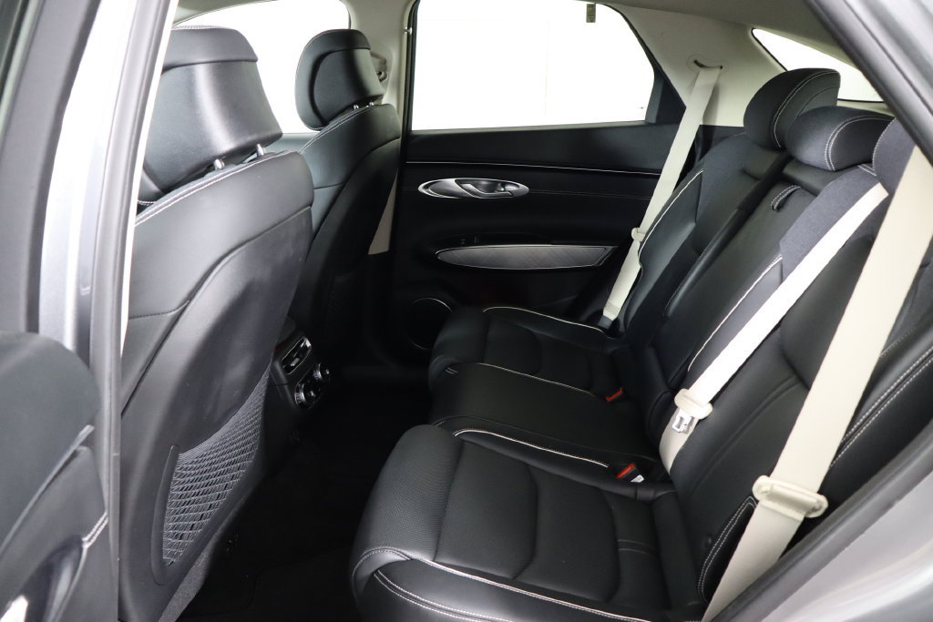 Used 2023 Genesis Electrified GV70 AWD/4WD image 16
