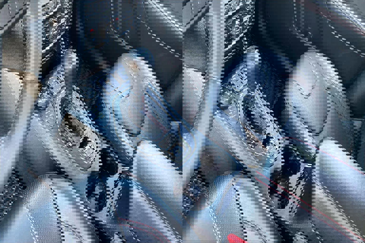 Used 2019 Jeep Cherokee Trailhawk image 16