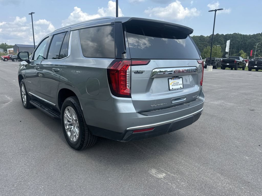 Used 2024 GMC Yukon SLT w/ SLT Luxury Package image 5