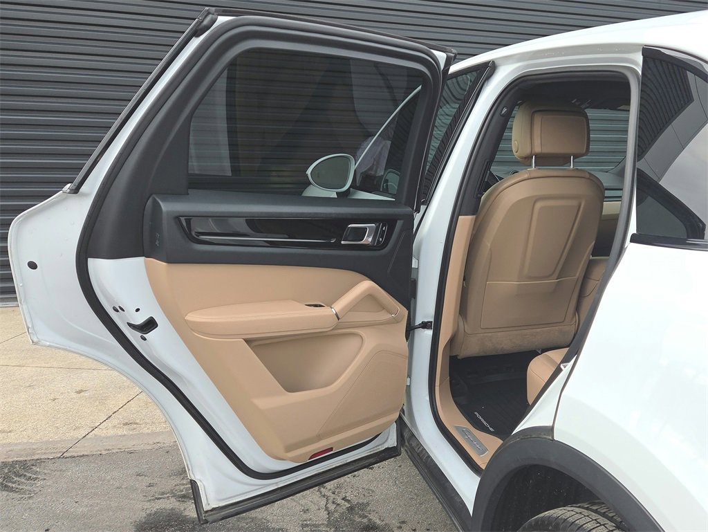 Used 2019 Porsche Cayenne image 17