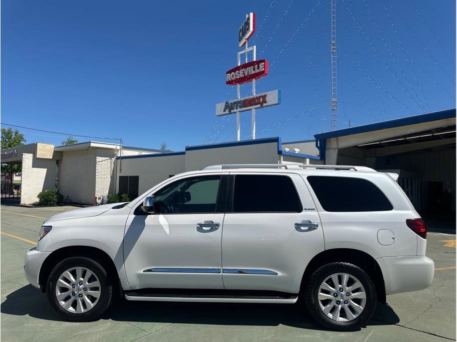 Used 2019 Toyota Sequoia Platinum AWD/4WD image 9