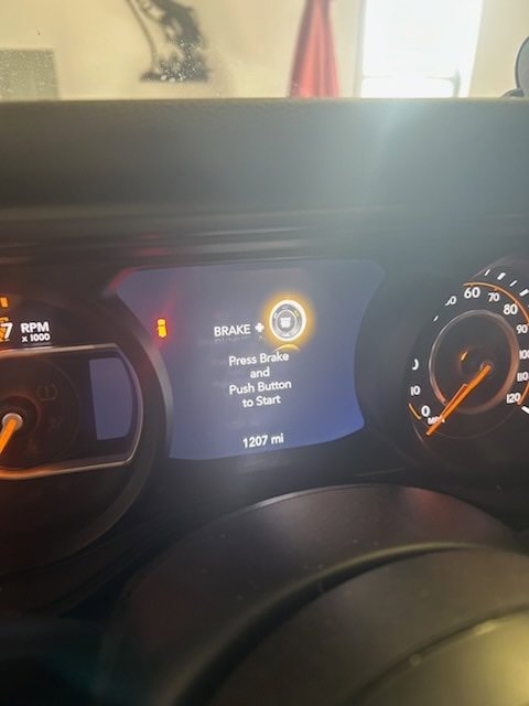 Used 2025 Jeep Wrangler Sport S image 4