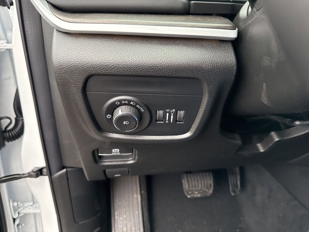 New 2026 Jeep Grand Cherokee Limited image 17
