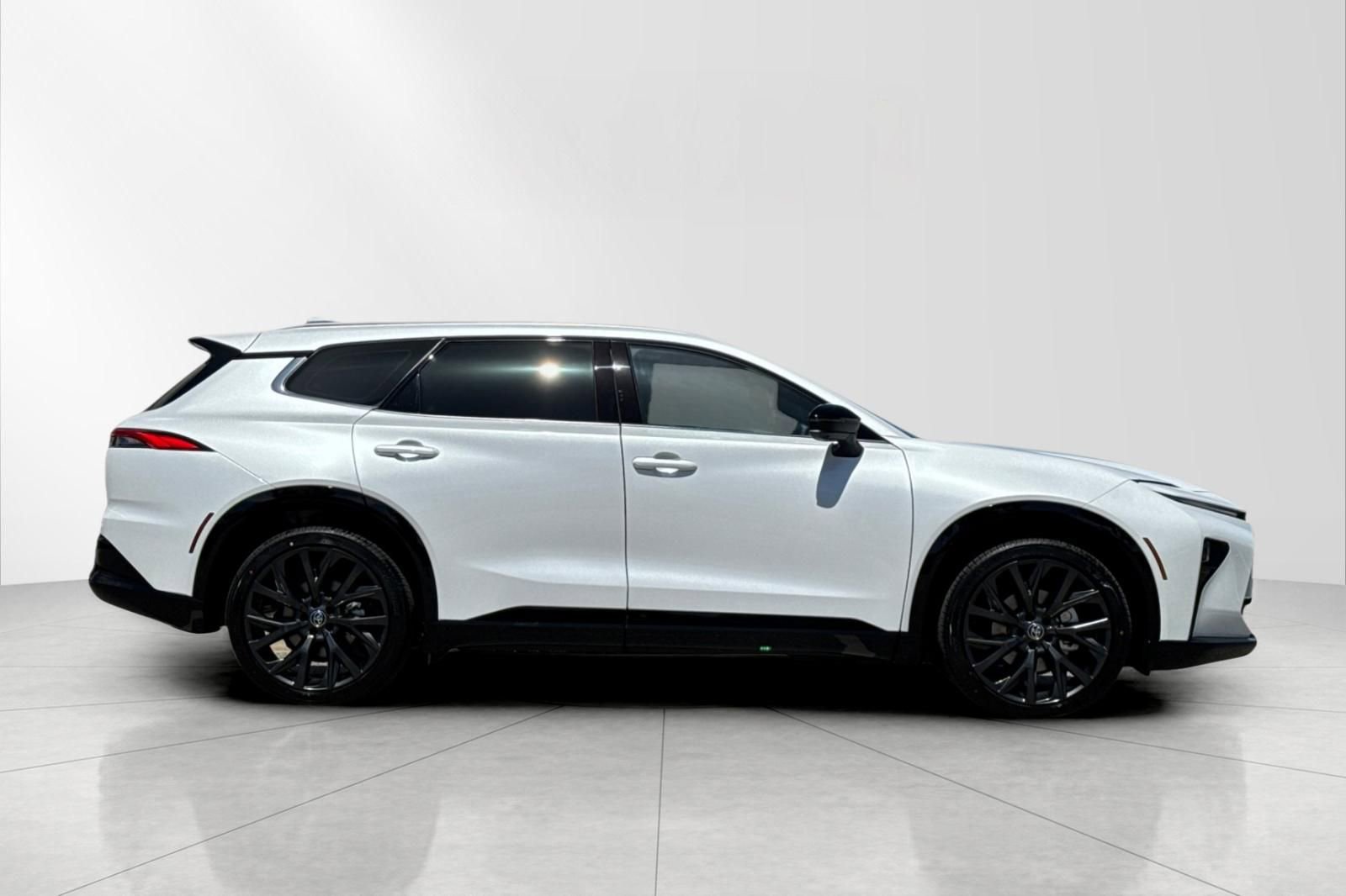 New 2026 Toyota Crown Signia AWD/4WD image 2