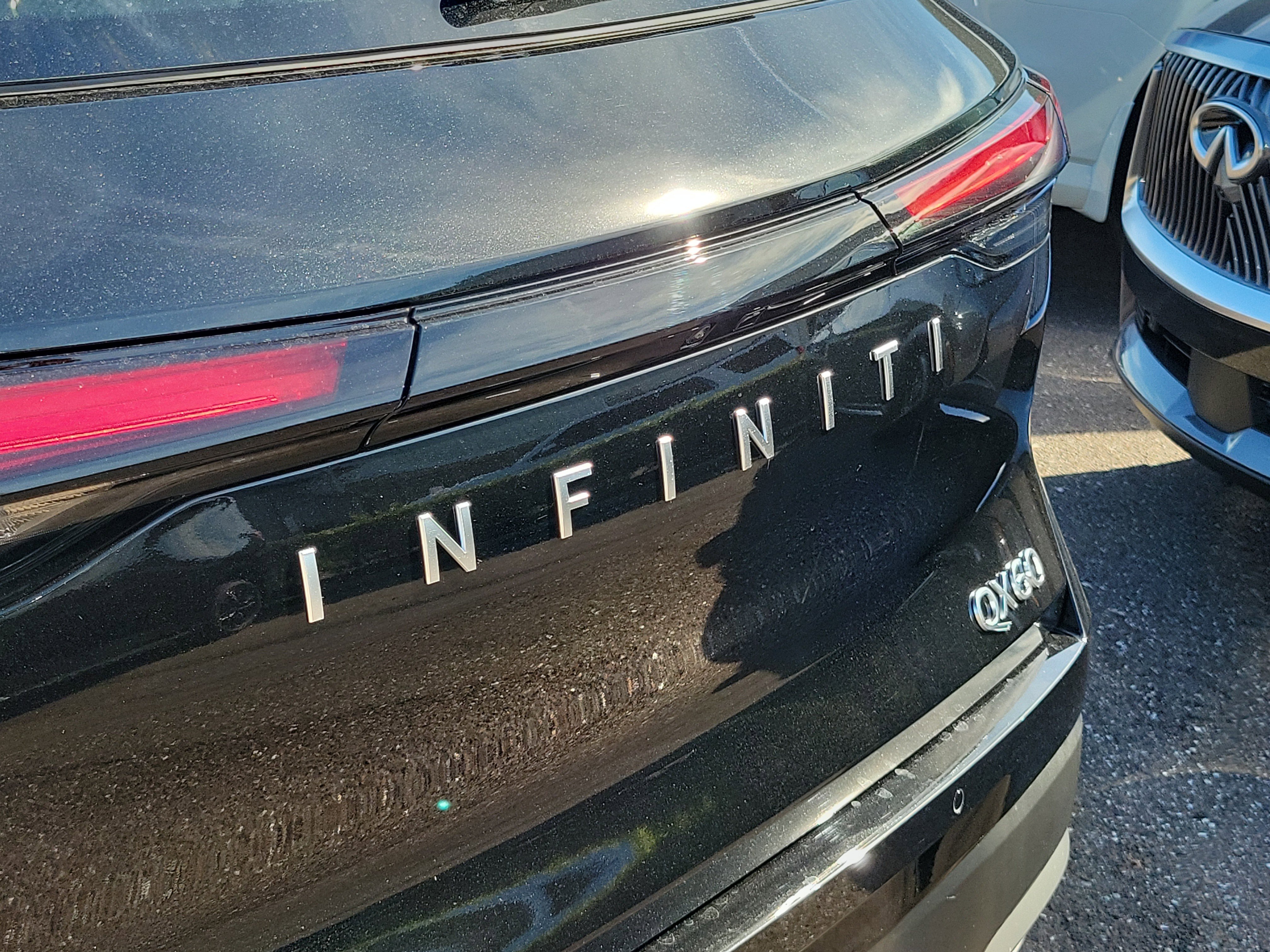 New 2026 INFINITI QX60 Luxe w/ Family Package image 6