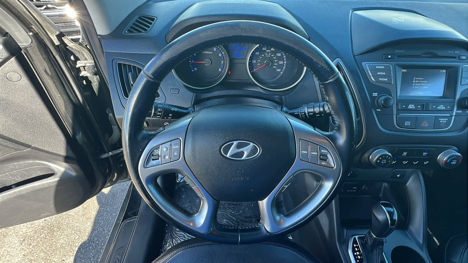 Used 2015 Hyundai Tucson SE image 18