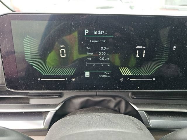 Used 2025 Kia Carnival FWD image 12