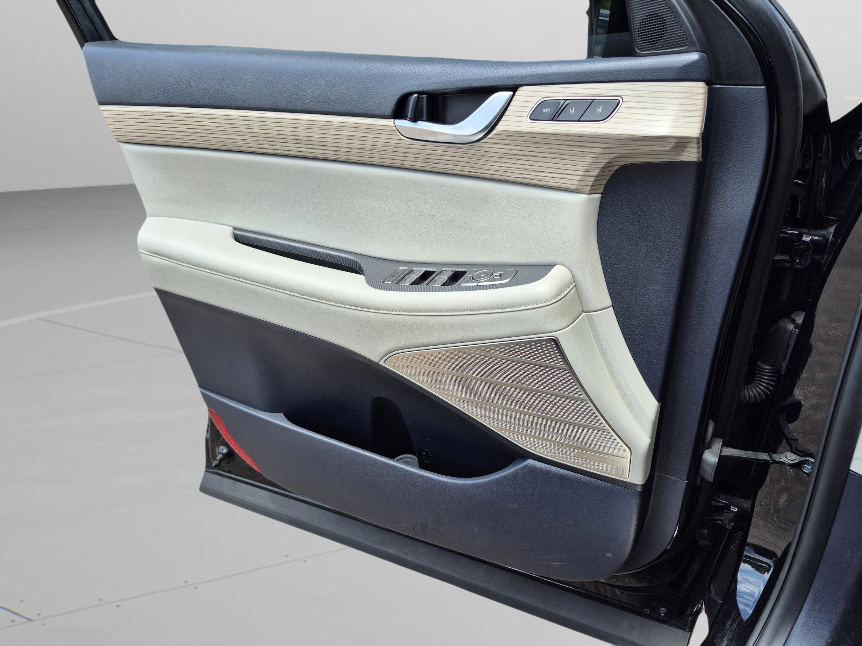 Used 2021 Hyundai Palisade Limited w/ Cargo Package FWD image 25