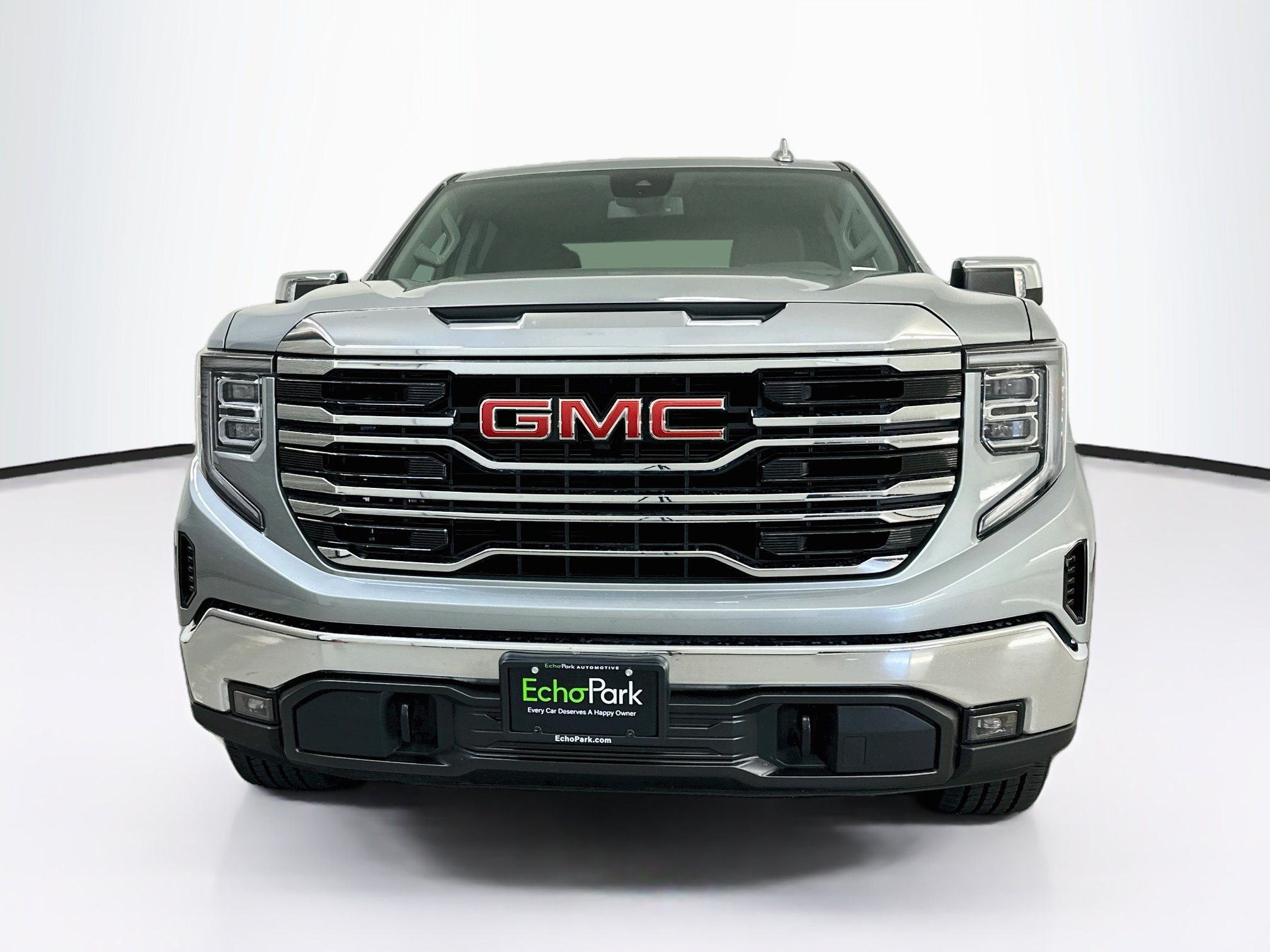 Used 2025 GMC Sierra 1500 SLT AWD/4WD image 2