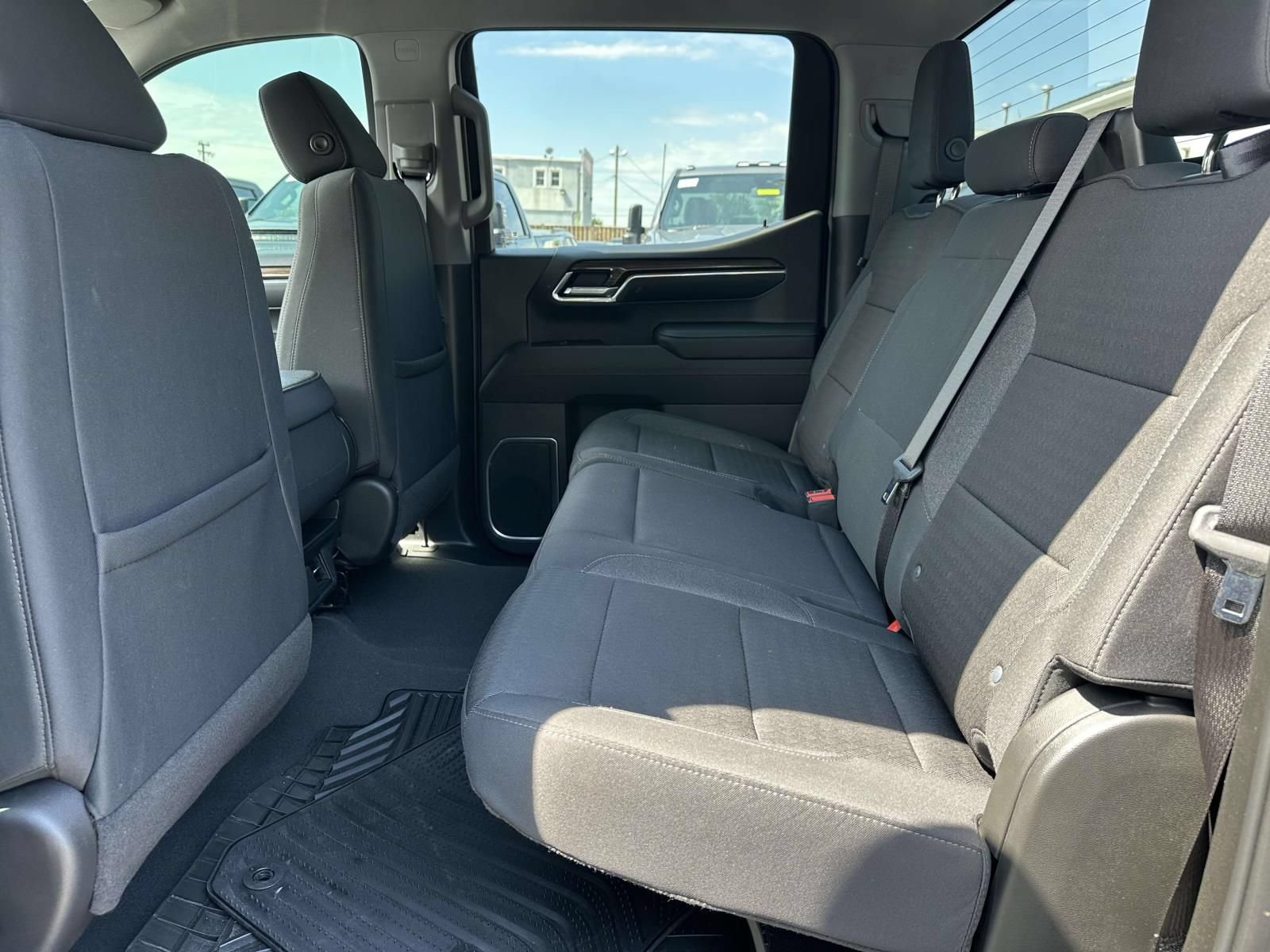 Used 2024 Chevrolet Silverado 1500 LT AWD/4WD image 23