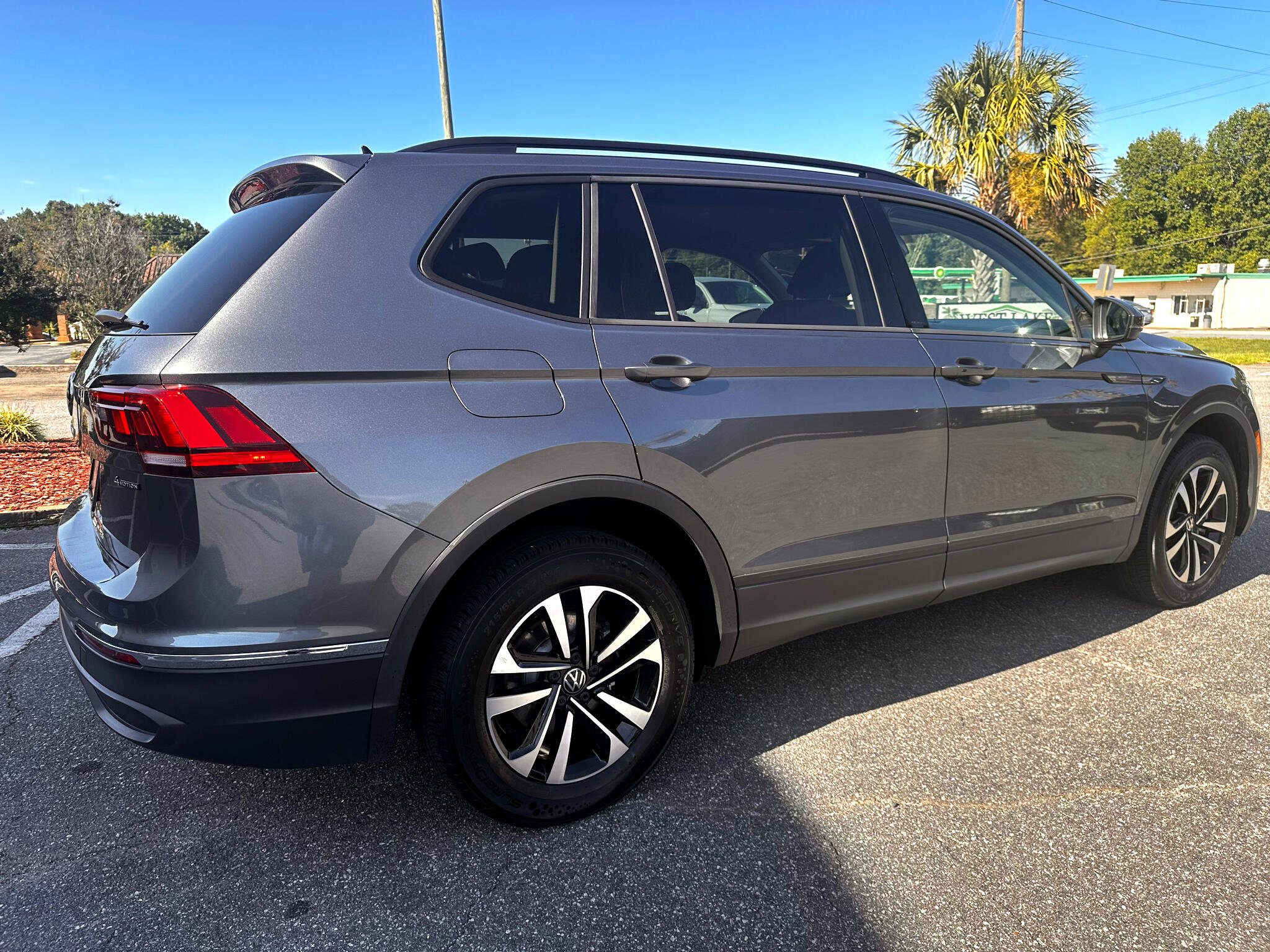 Used 2024 Volkswagen Tiguan S image 52