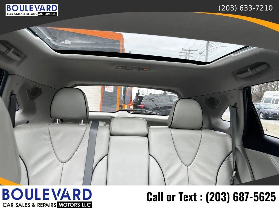 Used 2011 Toyota Venza AWD w/ Comfort Pkg image 19