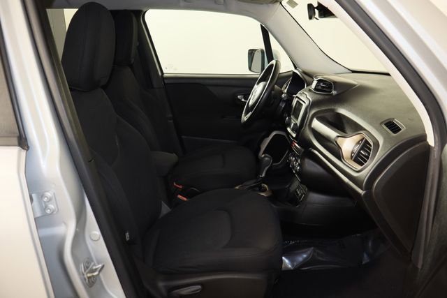 Used 2017 Jeep Renegade Latitude image 20