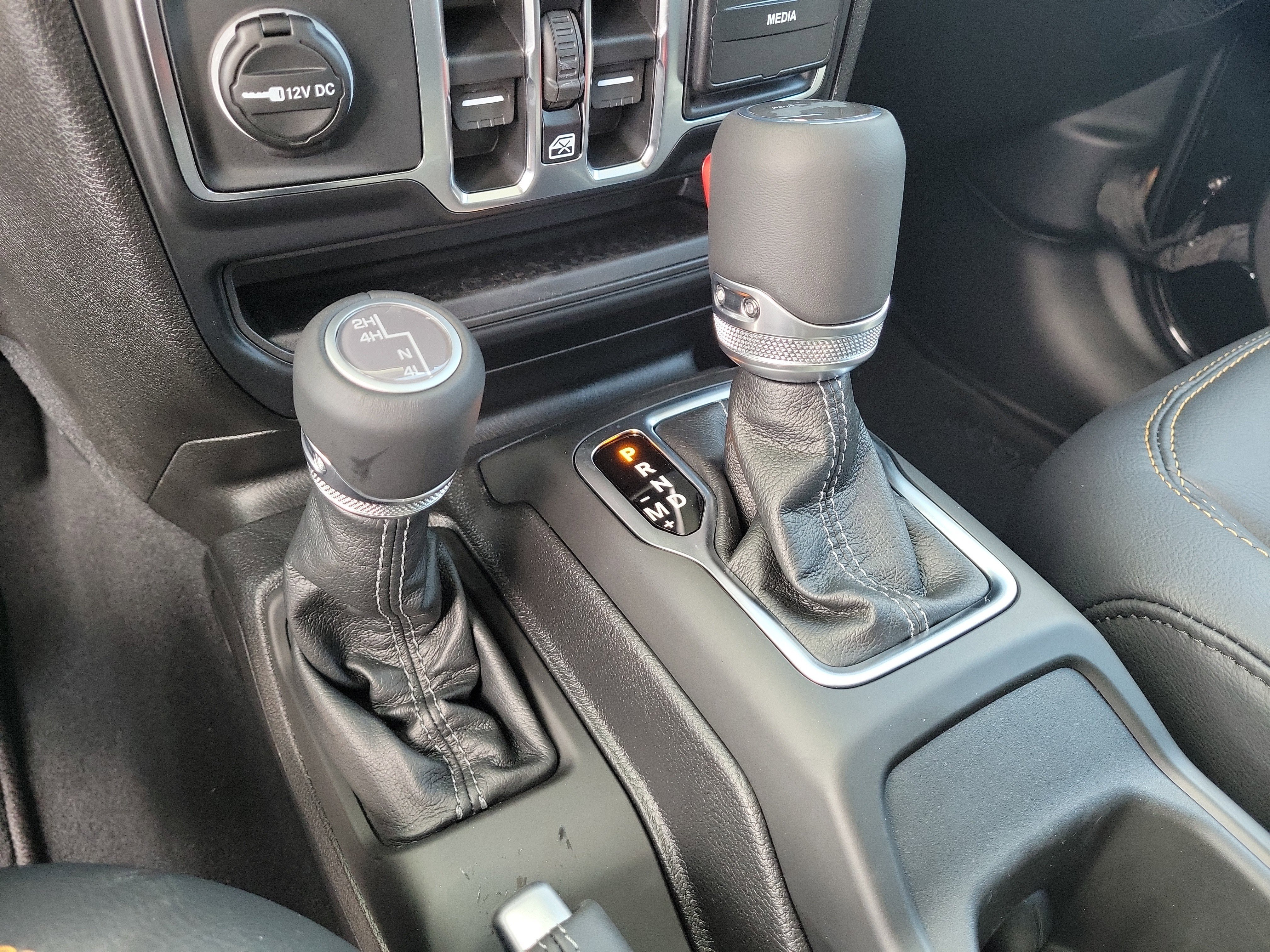 New 2026 Jeep Wrangler Unlimited Sahara AWD/4WD image 19