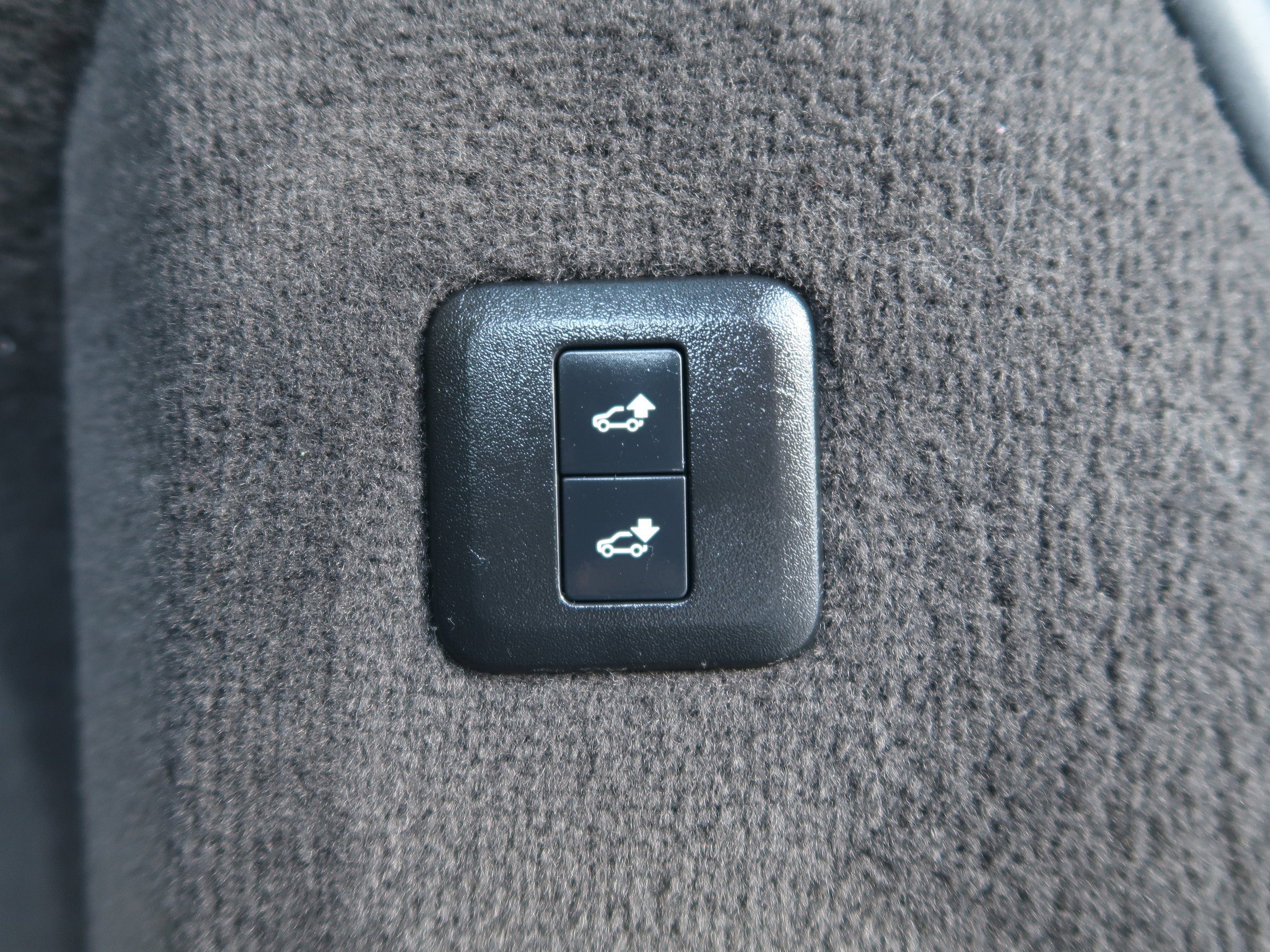 Used 2018 Land Rover Range Rover Sport SE image 48