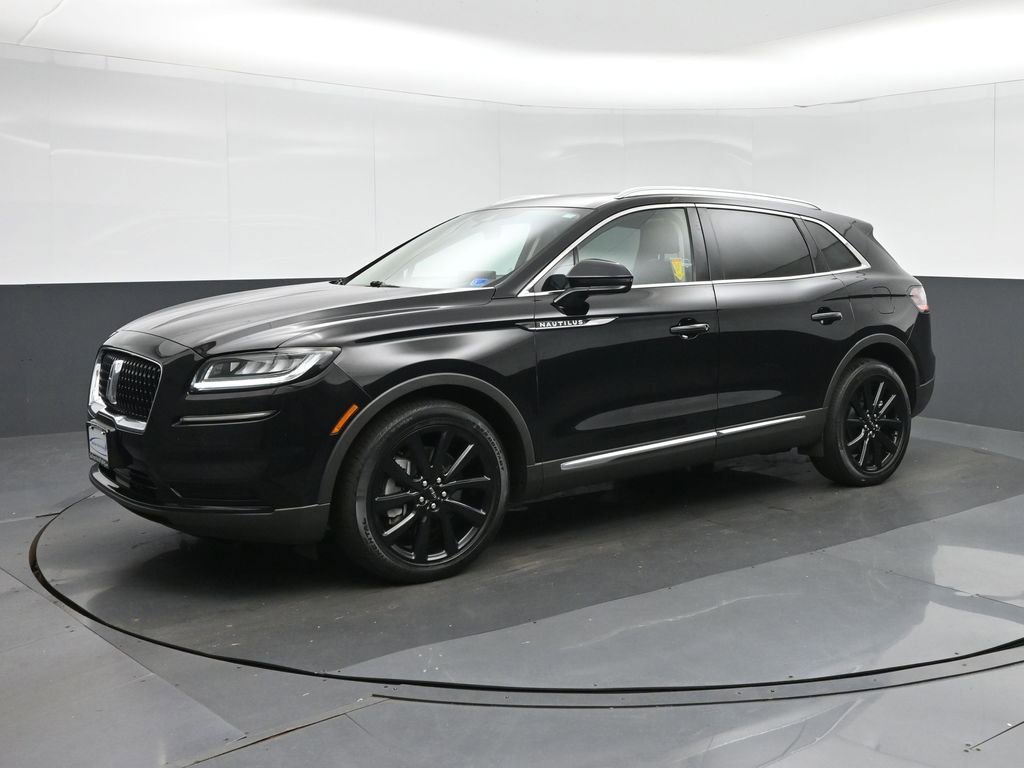 Used 2022 Lincoln Nautilus Reserve w/ Monochromatic Package AWD/4WD image 3