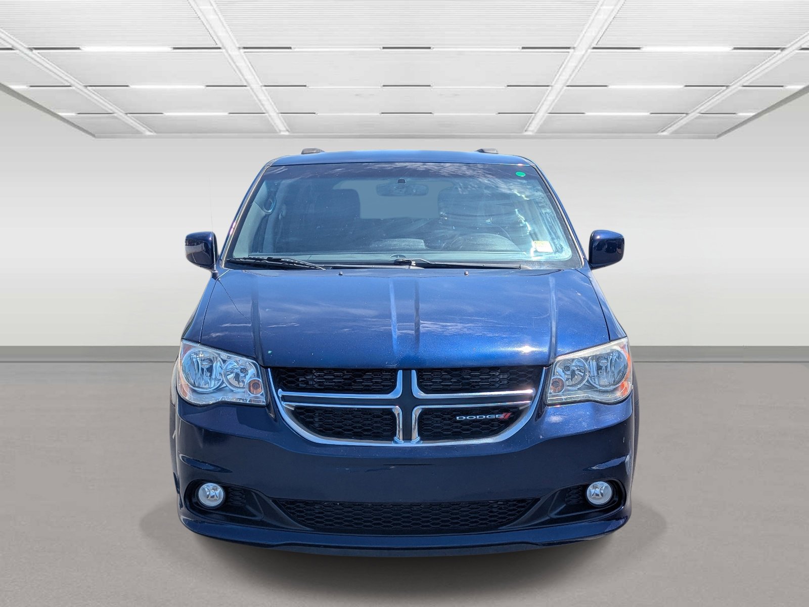 Used 2017 Dodge Grand Caravan SXT w/ Driver Convenience Group FWD image 8