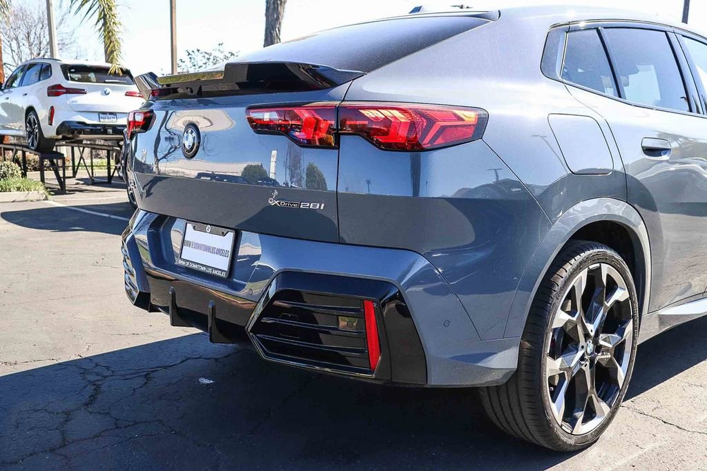 Used 2025 BMW X2 xDrive28i w/ M Sport Package image 9