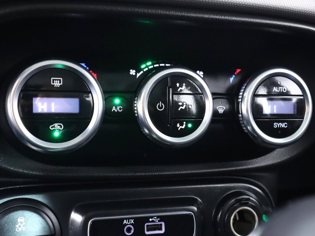 Used 2018 FIAT 500L Lounge image 24