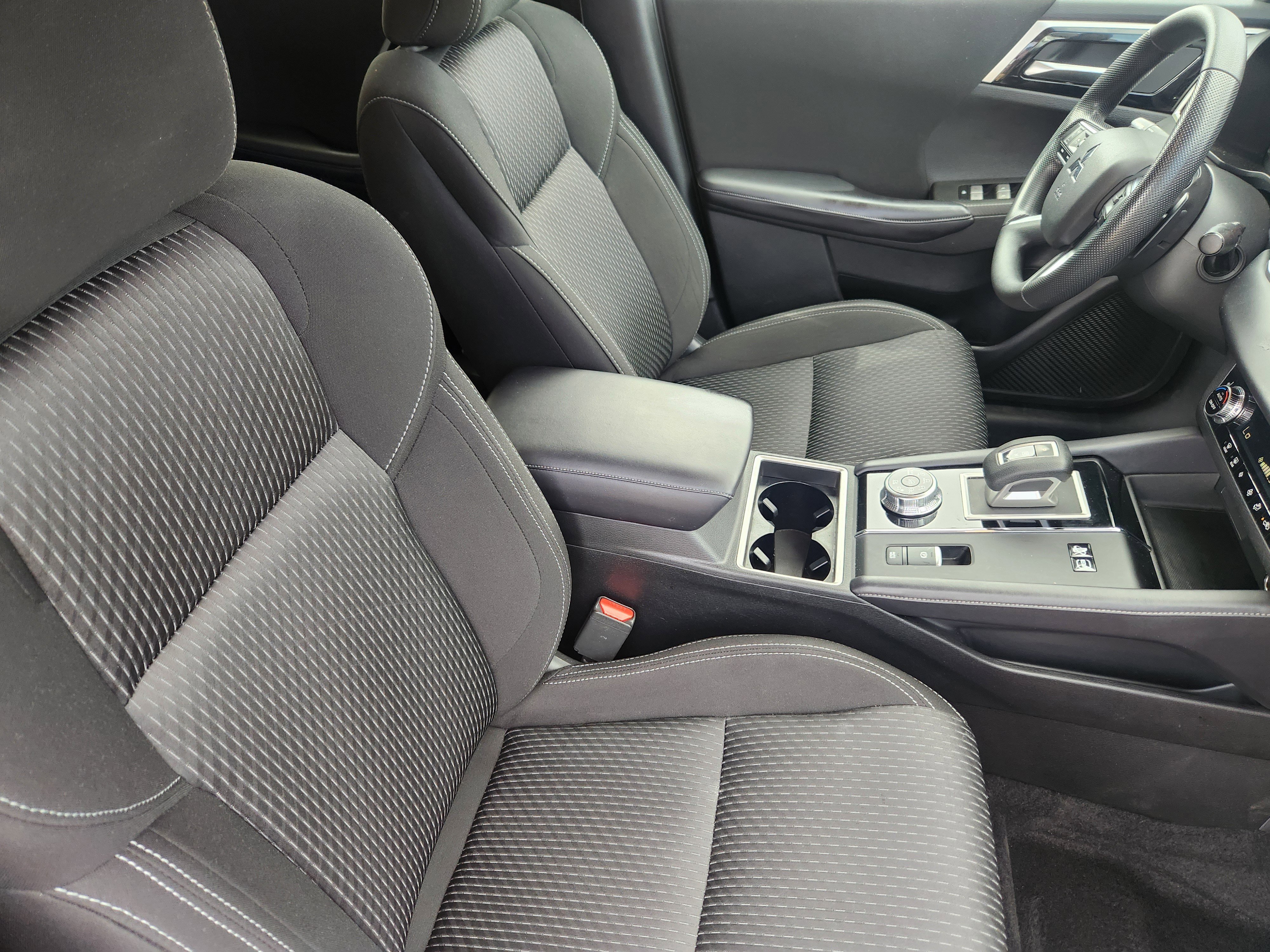 Used 2025 Mitsubishi Outlander ES AWD/4WD image 10