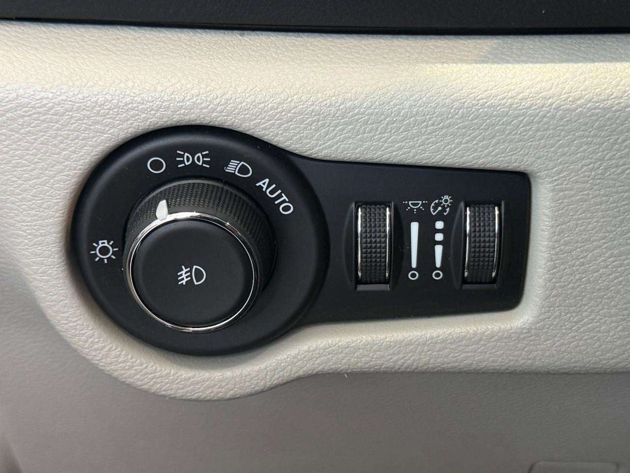 Used 2017 Chrysler Pacifica Touring Plus image 21