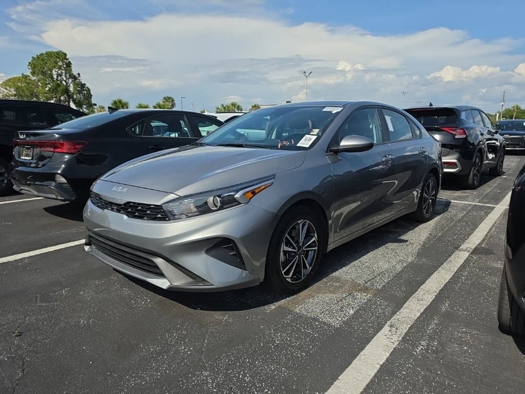 Certified 2024 Kia Forte LXS FWD image 3