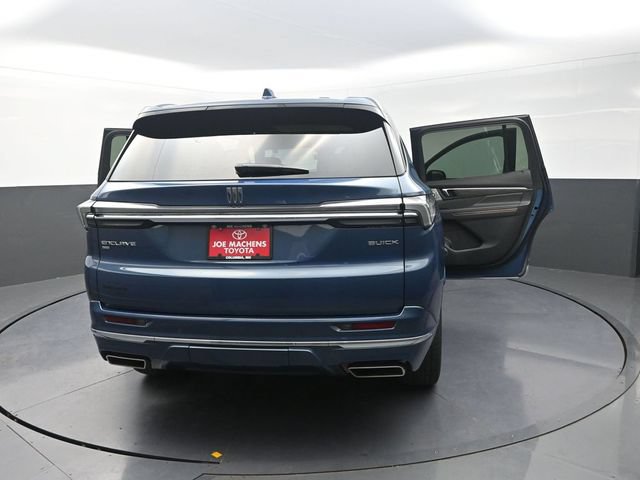 Used 2025 Buick Enclave Avenir AWD/4WD image 45