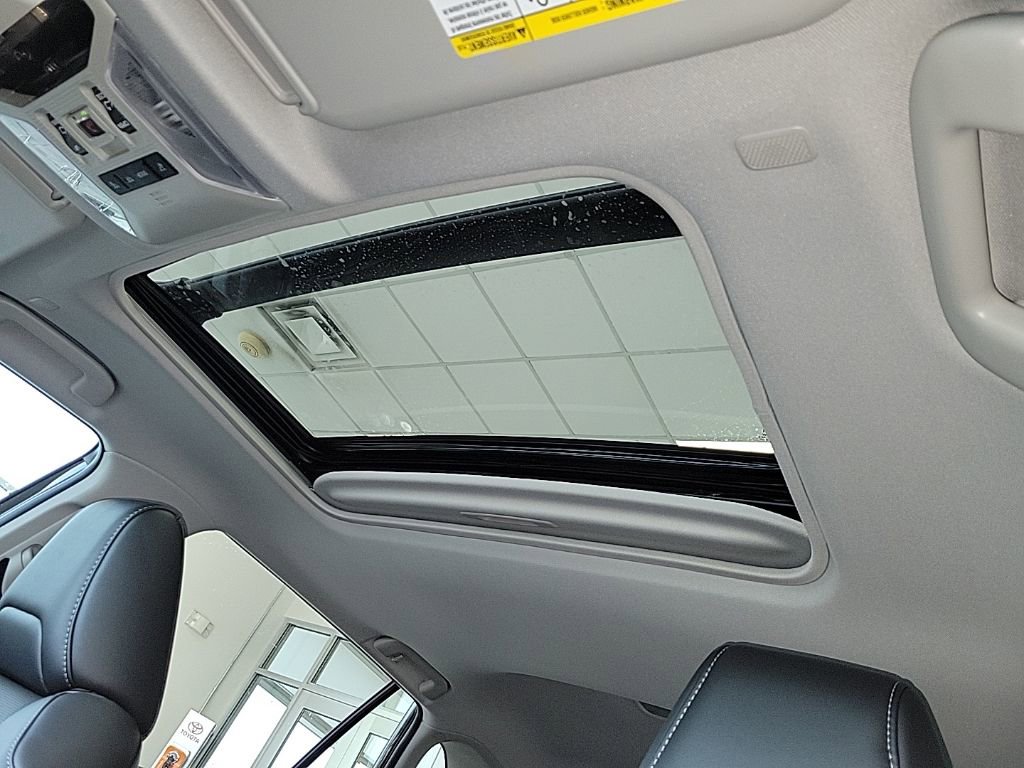 Used 2025 Toyota RAV4 Limited image 11